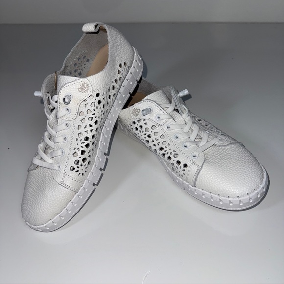 Yokono Leather Laser Cut Sneakers White Women’s Size 40‎ - Picture 5 of 16